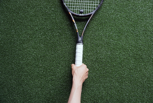 ストロークのパワーが変わる おすすめしたいグリップの握り方 動画有 テニスの学校 硬式テニスの総合情報サイト