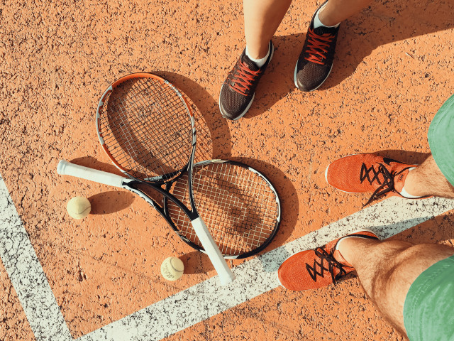 初心者向け硬式テニスラケット〈男女別〉おススメ　TOP5　2022【動画有】【テニスの学校｜硬式テニスの総合情報サイト】