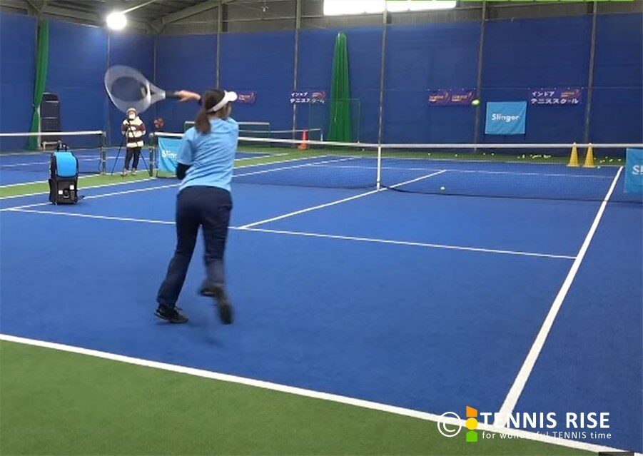 テニス練習は電動球出しマシーンで 動画有 テニスの学校 硬式テニスの総合情報サイト