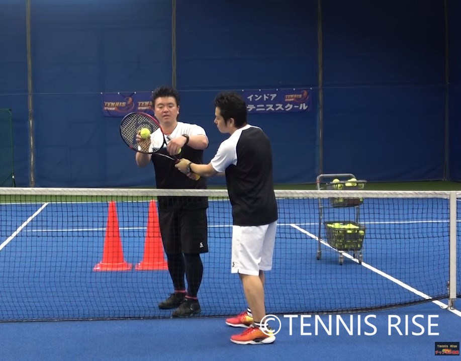 初心者のためのテニス ボレーの打ち方 練習方法 動画有 テニスの学校 硬式テニスの総合情報サイト